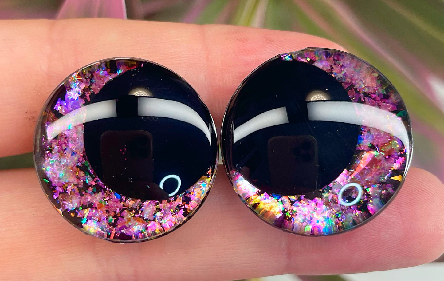 'Cosmopolitan' Safety Eyes